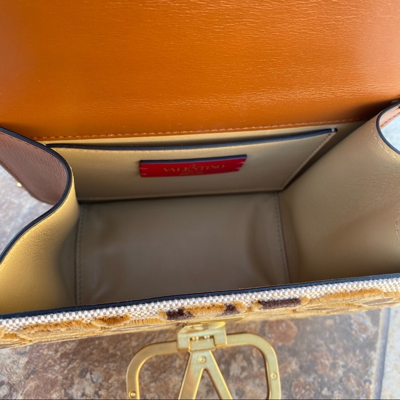 SOLD Valentino Garavani Small VSling Crossbody - Picture 14 of 16